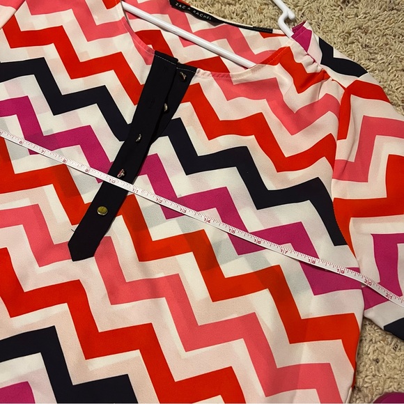 Chevron pattern sheer shirt with button detail - Picture 8 of 8